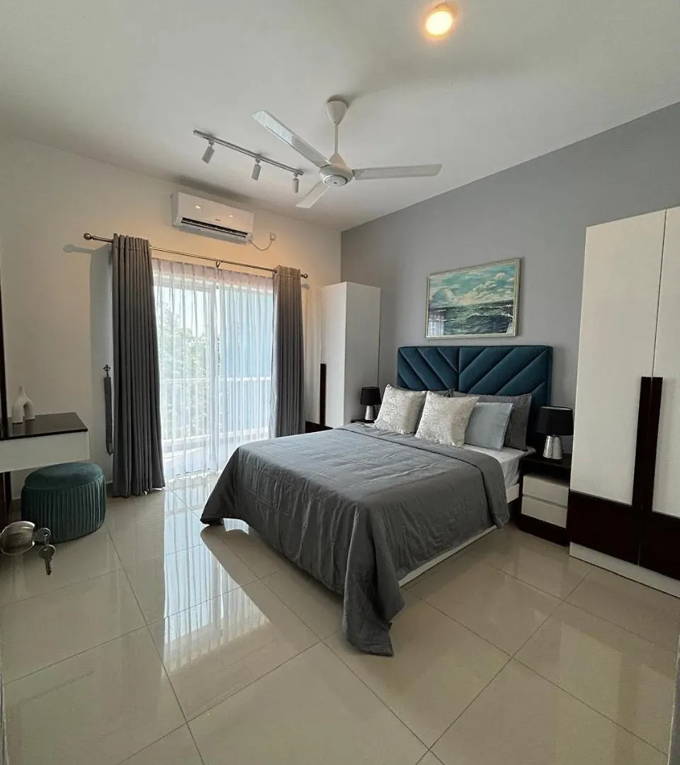 Stylish Family Stay In Negombo With Resort Amenities Appartement
